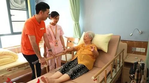广州“十三五”回顾系列｜从出生到晚年，广州民生保障书写幸福生活