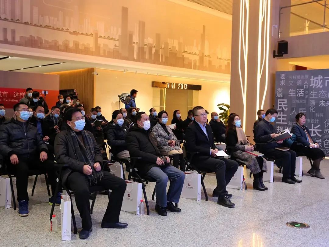 《城市这样生长——武汉规划回眸》 新书发布会圆满召开 《城市这样生长——武汉规划回眸》 新书发布会圆满召开