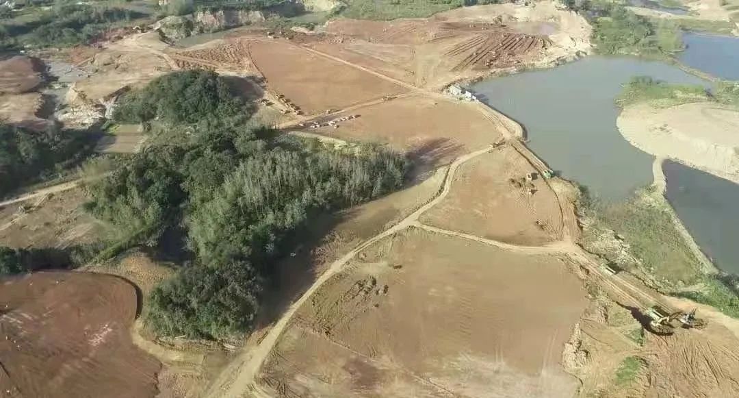 长江沿岸10公里,废弃矿坑变良田 长江沿岸10公里,废弃矿坑变良田