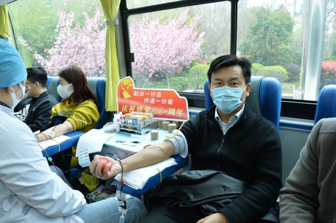 市局干部职工积极参加志愿无偿献血活动 市局干部职工积极参加志愿无偿献血活动