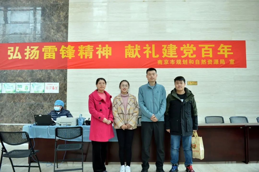 市局干部职工积极参加志愿无偿献血活动