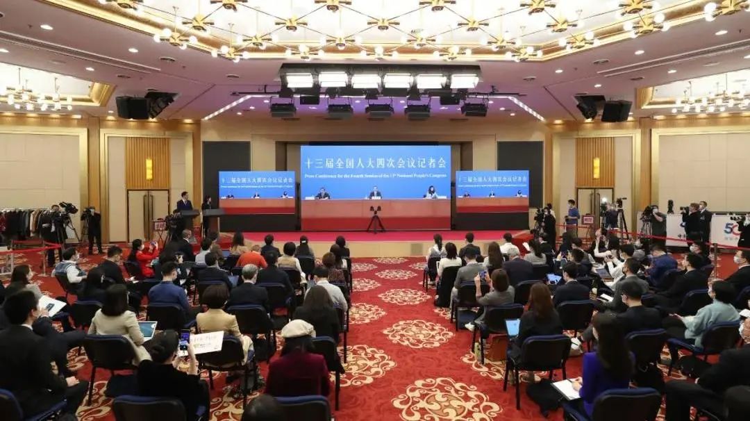 李克强总理记者会：加大县乡公共卫生投入，鼓励灵活就业，持续推进“放管服”改革