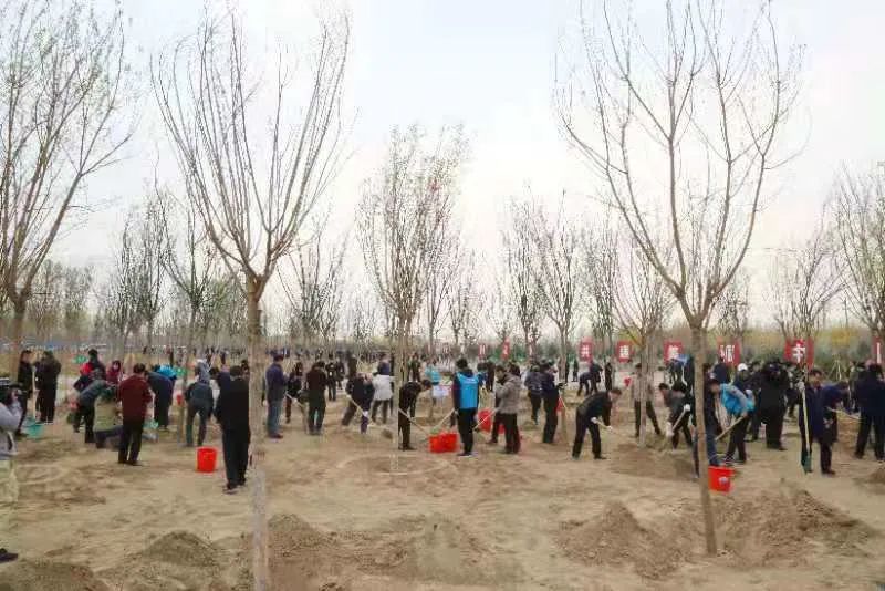 2021年共和国部长义务植树活动在京举行 2021年共和国部长义务植树活动在京举行