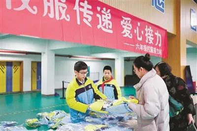 习近平当年在“世界地球日”的一封回信 勉励孩子们接续环保行动︱15年，聚沙成塔的力量
