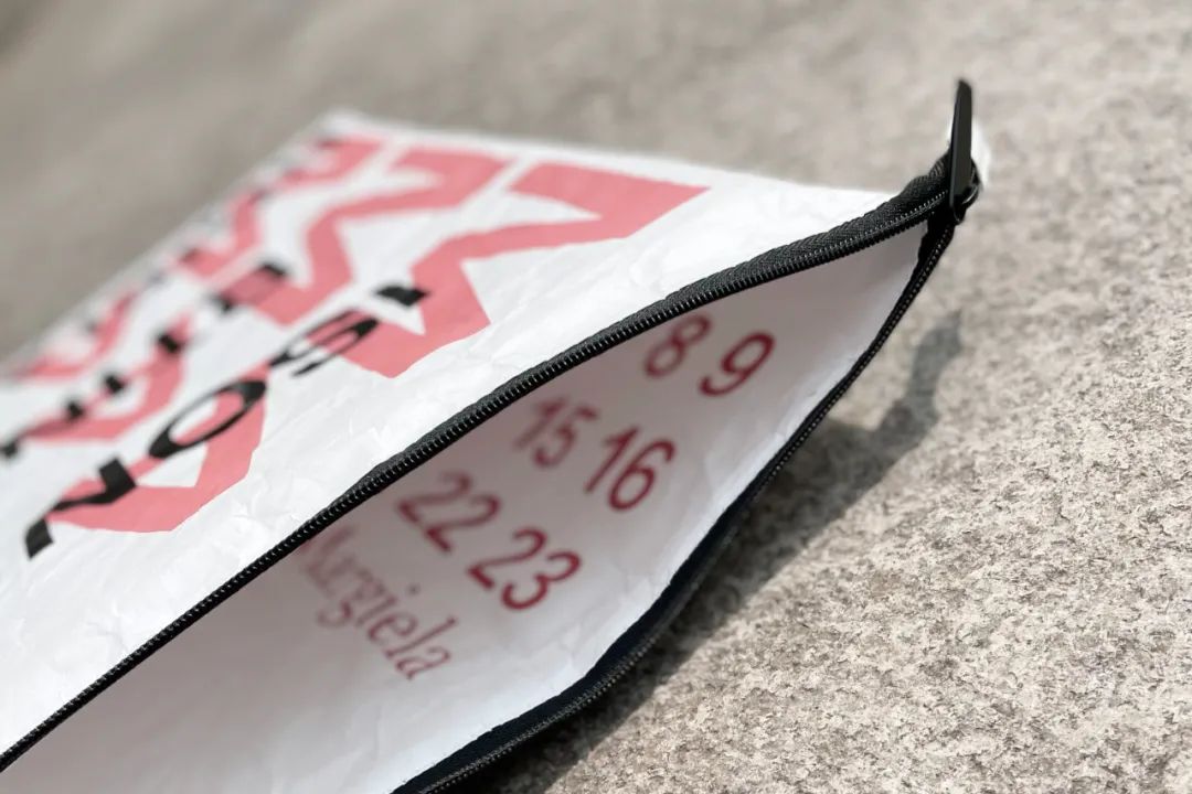 马丁·马吉拉来了，依旧不愿露脸，依旧神秘迷人