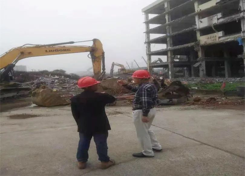 “安全护航” 攻坚在行动︱市征收中心深入一线  全力排查房屋拆除工程安全隐患