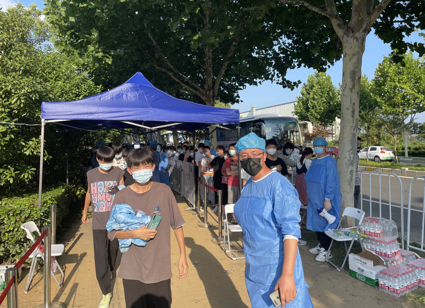 我局统筹打好疫情防控和防汛抗台两场硬仗