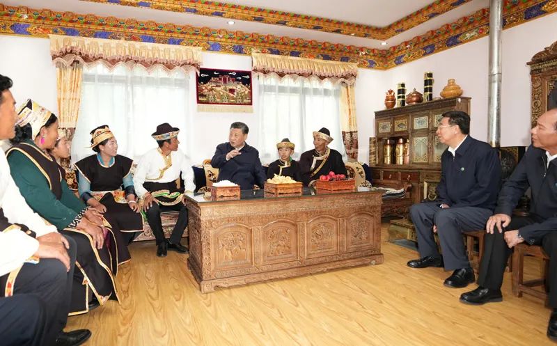 习近平：以人为本完善城市功能，推动西藏高质量发展