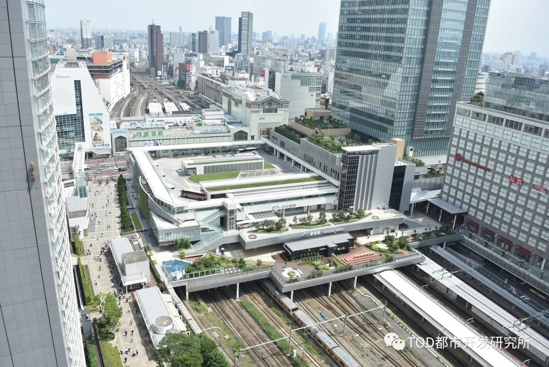世界第一车站与顶级繁华大商圈 ——新宿站 世界第一车站与顶级繁华大商圈 ——新宿站
