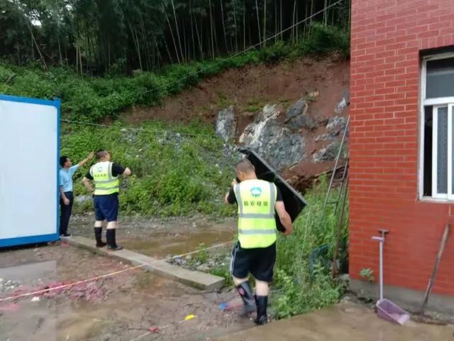 数次“苦”劝，救了村民性命！他们这么做，获得了最真诚的感谢