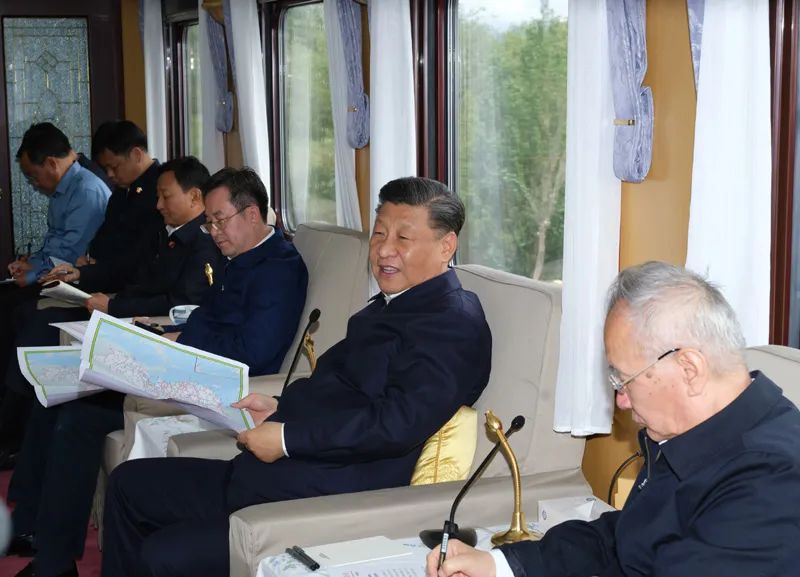 习近平：以人为本完善城市功能，推动西藏高质量发展