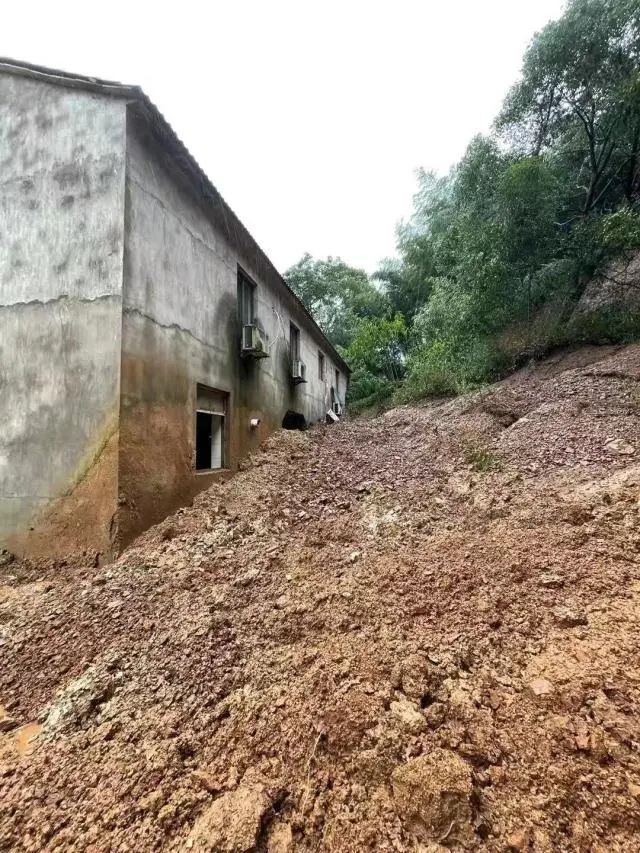 数次“苦”劝，救了村民性命！他们这么做，获得了最真诚的感谢