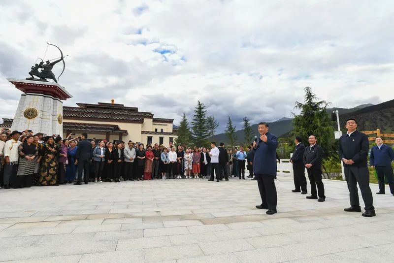习近平：以人为本完善城市功能，推动西藏高质量发展
