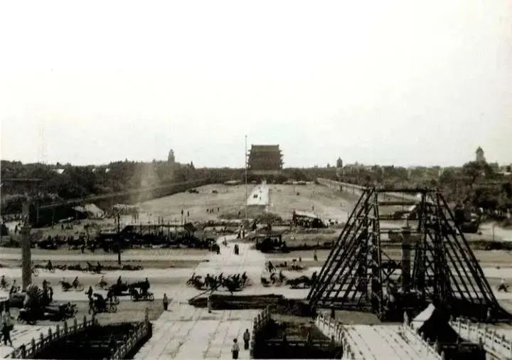 汇聚民族伟力的中国梦起点——以天安门广场地区改扩建回溯建党百年历程 汇聚民族伟力的中国梦起点——以天安门广场地区改扩建回溯建党百年历程