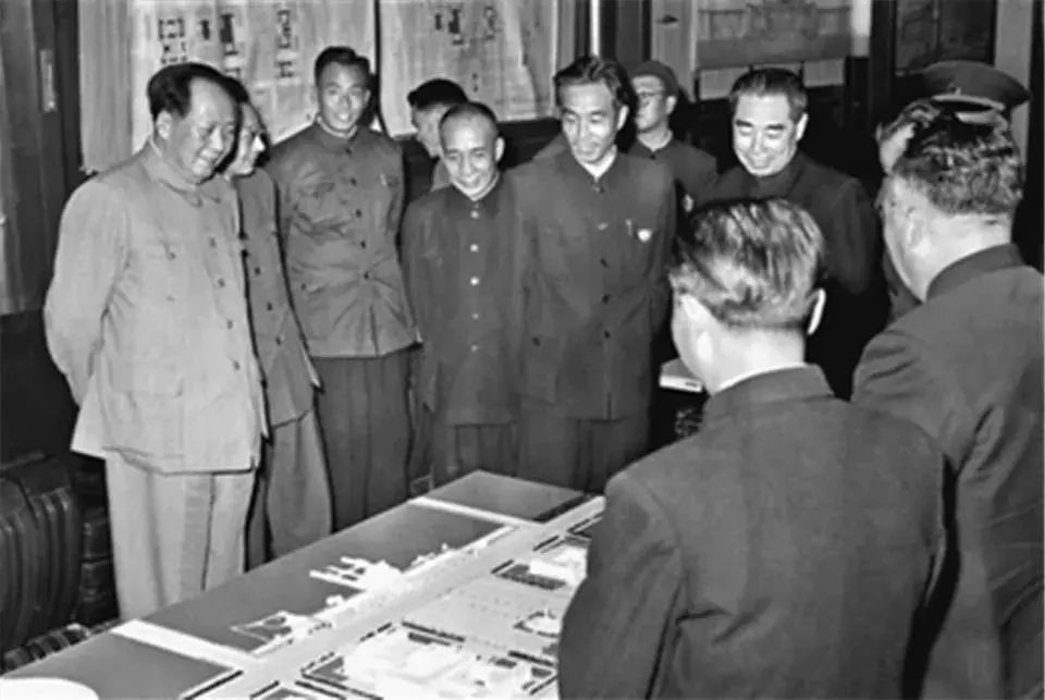 汇聚民族伟力的中国梦起点——以天安门广场地区改扩建回溯建党百年历程 汇聚民族伟力的中国梦起点——以天安门广场地区改扩建回溯建党百年历程
