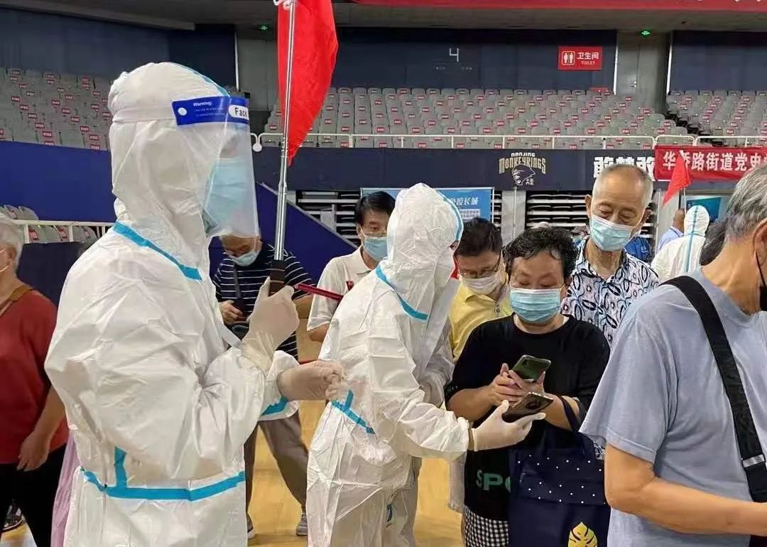 我局统筹打好疫情防控和防汛抗台两场硬仗
