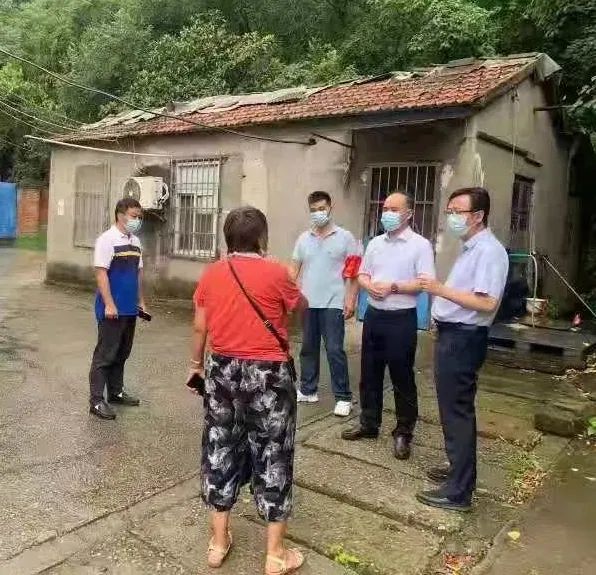 “烟花”来之前,居民如何“自检”家附近的地质灾害隐患? “烟花”来之前,居民如何“自检”家附近的地质灾害隐患?