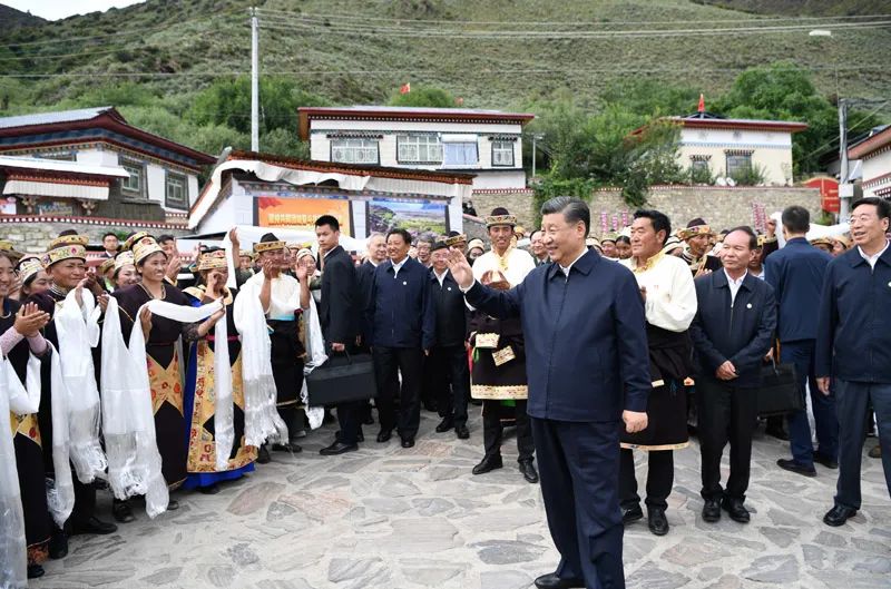 习近平：以人为本完善城市功能，推动西藏高质量发展