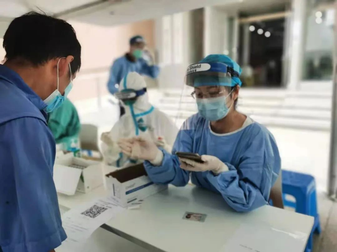 我局统筹打好疫情防控和防汛抗台两场硬仗