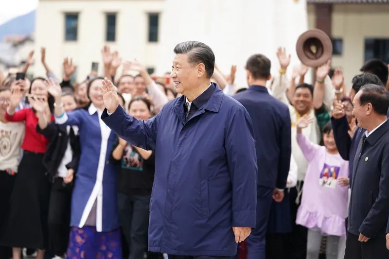习近平：以人为本完善城市功能，推动西藏高质量发展