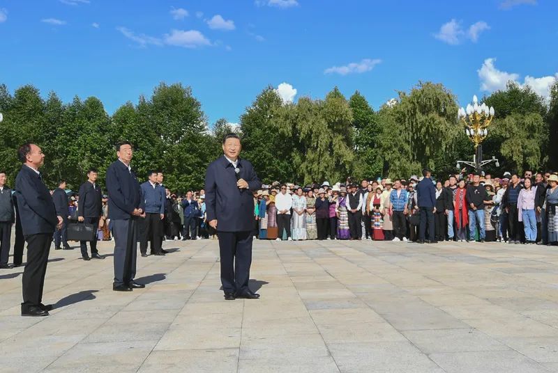 习近平：以人为本完善城市功能，推动西藏高质量发展