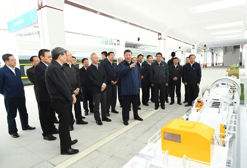 习近平：以人为本完善城市功能，推动西藏高质量发展