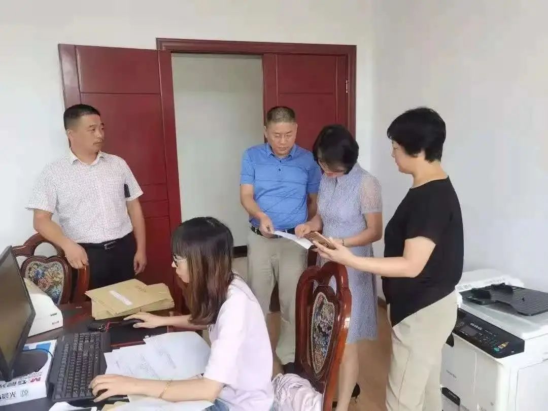 《中国自然资源报》专版头条报道江苏农村不动产登记发证工作 我市六合区工作经验获点赞
