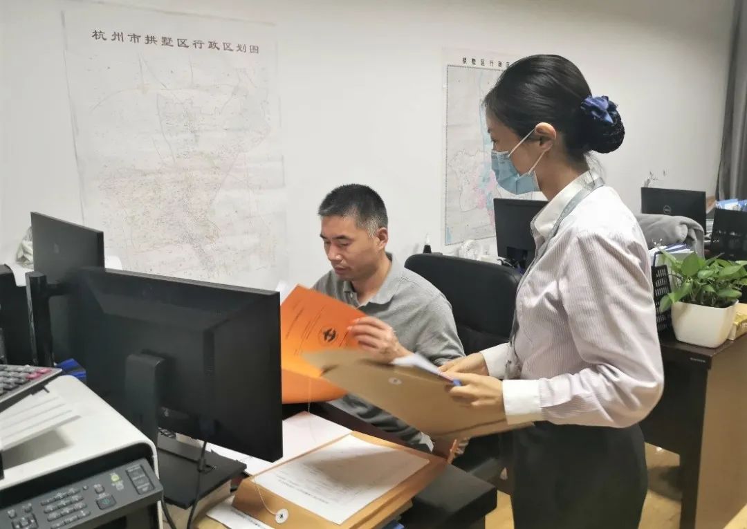挑灯夜战抢进度｜市规划资源局拱墅分局顺利帮助企业拿到不动产权证
