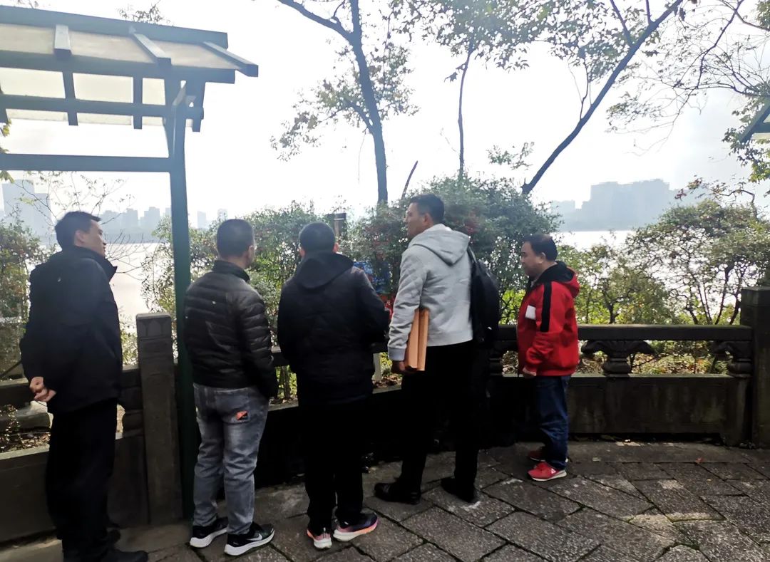 因“地”制“仪”防治监测有成效