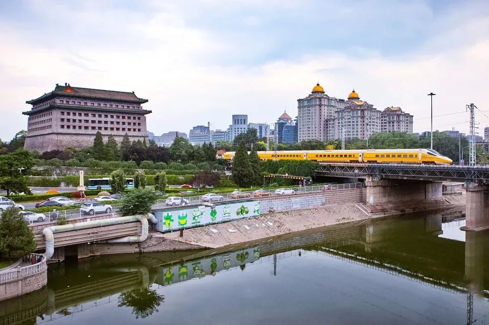 沿着铁轨与河流的方向,开启一场横跨老北京的旅途 沿着铁轨与河流的方向,开启一场横跨老北京的旅途