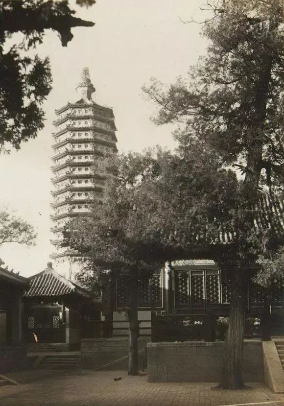 京城古迹丨燃灯塔:1400年的古老建筑,地标意义的文化象征 京城古迹丨燃灯塔:1400年的古老建筑,地标意义的文化象征