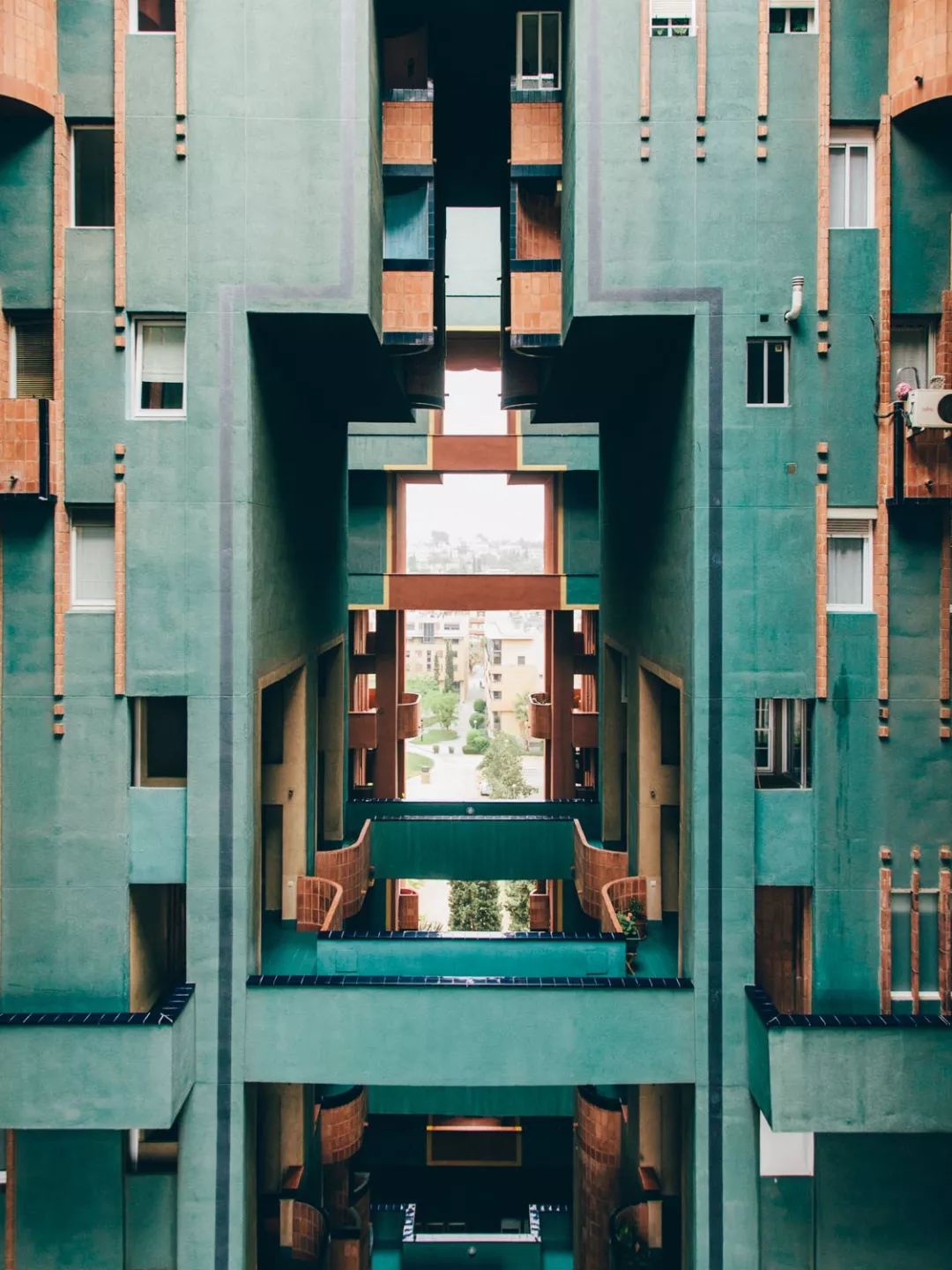 巨星陨落丨里卡多·波菲(Ricardo Bofill)西班牙鬼才建筑师的梦幻世界【环球建筑】 巨星陨落丨里卡多·波菲(Ricardo Bofill)西班牙鬼才建筑师的梦幻世界【环球建筑】