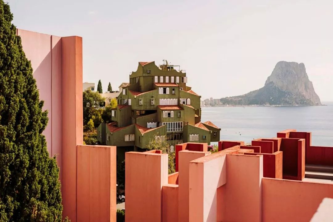 巨星陨落丨里卡多·波菲(Ricardo Bofill)西班牙鬼才建筑师的梦幻世界【环球建筑】 巨星陨落丨里卡多·波菲(Ricardo Bofill)西班牙鬼才建筑师的梦幻世界【环球建筑】