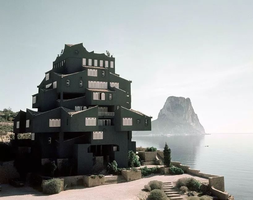 巨星陨落丨里卡多·波菲（Ricardo Bofill）西班牙鬼才建筑师的梦幻世界【环球建筑】