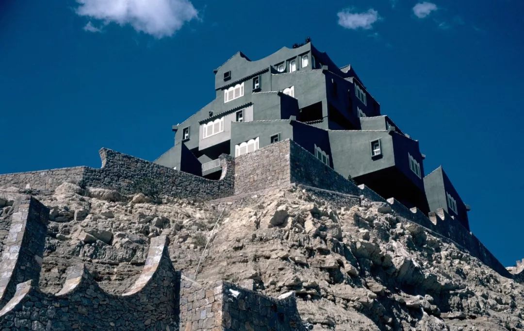巨星陨落丨里卡多·波菲（Ricardo Bofill）西班牙鬼才建筑师的梦幻世界【环球建筑】
