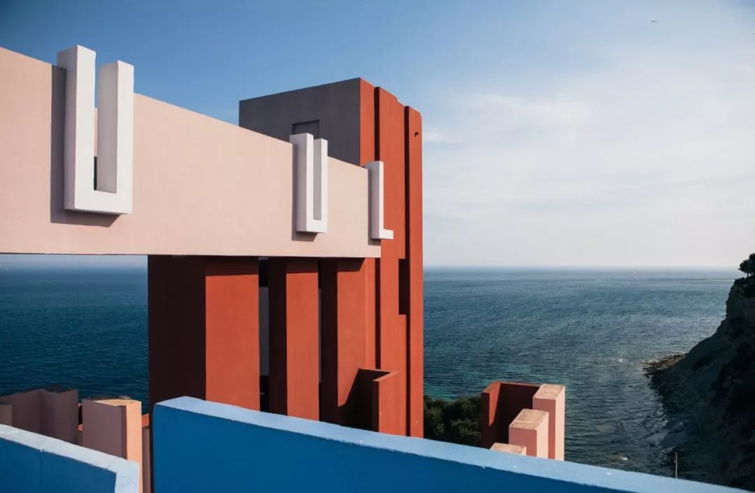 巨星陨落丨里卡多·波菲(Ricardo Bofill)西班牙鬼才建筑师的梦幻世界【环球建筑】 巨星陨落丨里卡多·波菲(Ricardo Bofill)西班牙鬼才建筑师的梦幻世界【环球建筑】