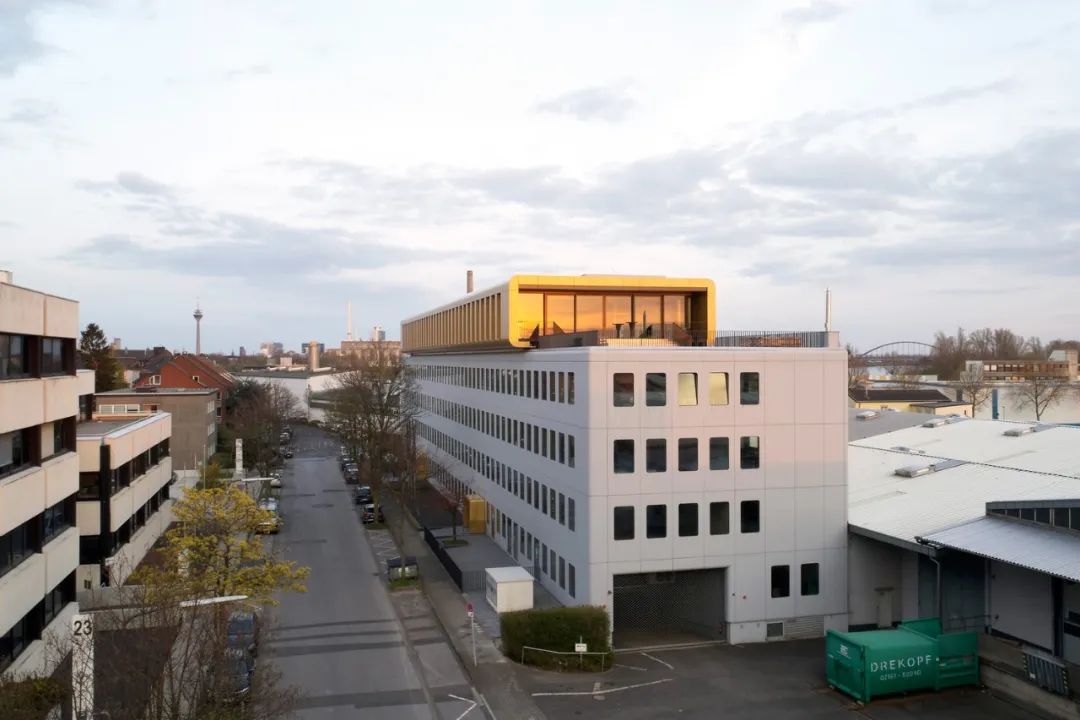 这些建筑“脑壳在发光”,带你看13组屋顶空间创意设计 这些建筑“脑壳在发光”,带你看13组屋顶空间创意设计
