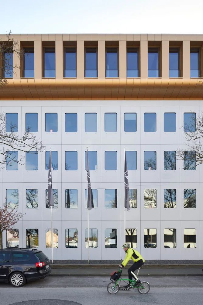 这些建筑“脑壳在发光”,带你看13组屋顶空间创意设计 这些建筑“脑壳在发光”,带你看13组屋顶空间创意设计