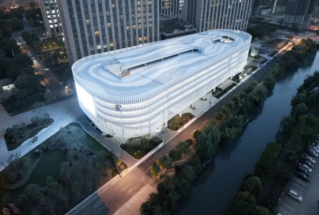 现代城市需要怎样的停车场？在水泥地上画框的时代该翻篇了！