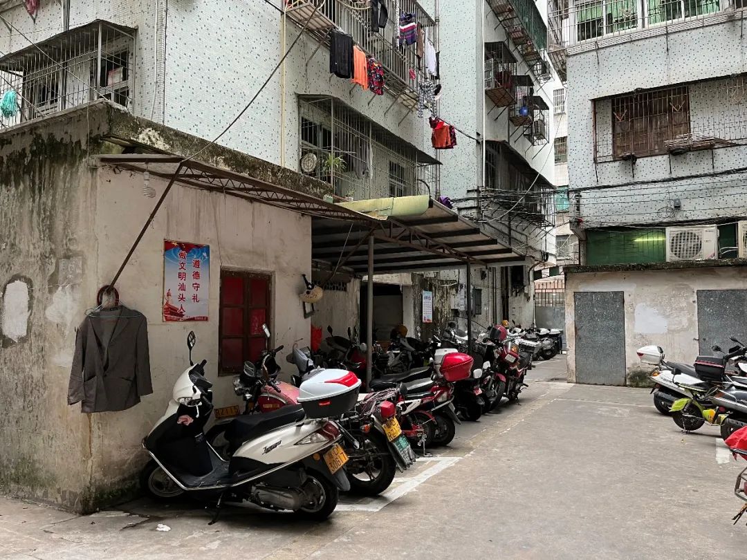 “门房”出走之后:老旧小区的治理难题 “门房”出走之后:老旧小区的治理难题