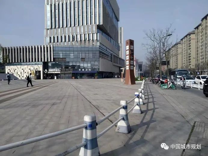 何为公共空间? 何为公共空间?
