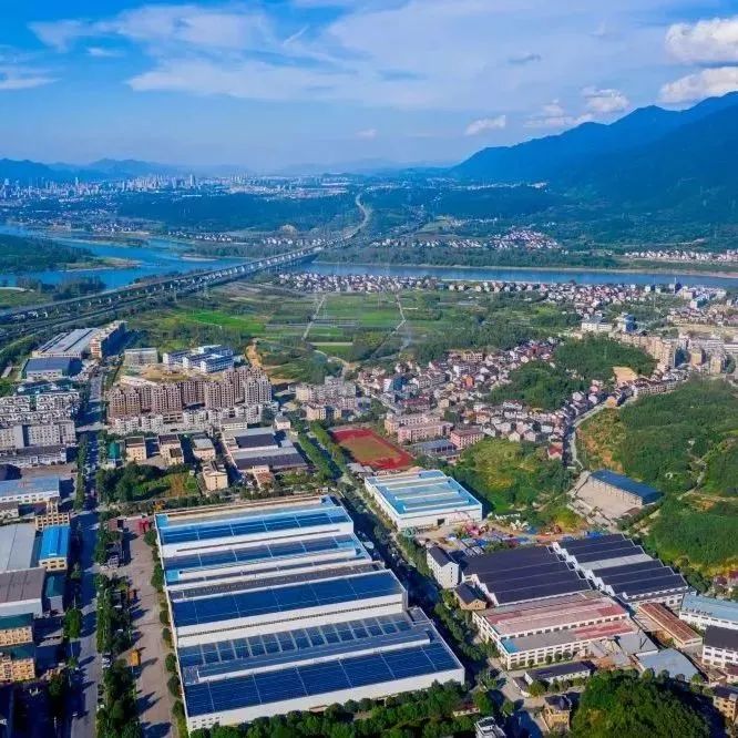人民网:杭州桐庐首批驻镇规划师上任 人民网:杭州桐庐首批驻镇规划师上任