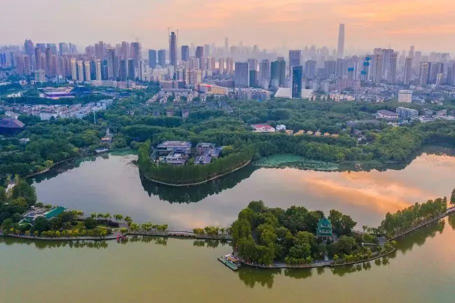 荐书 | 《中国城市状况报告 2020/2021》中英文版