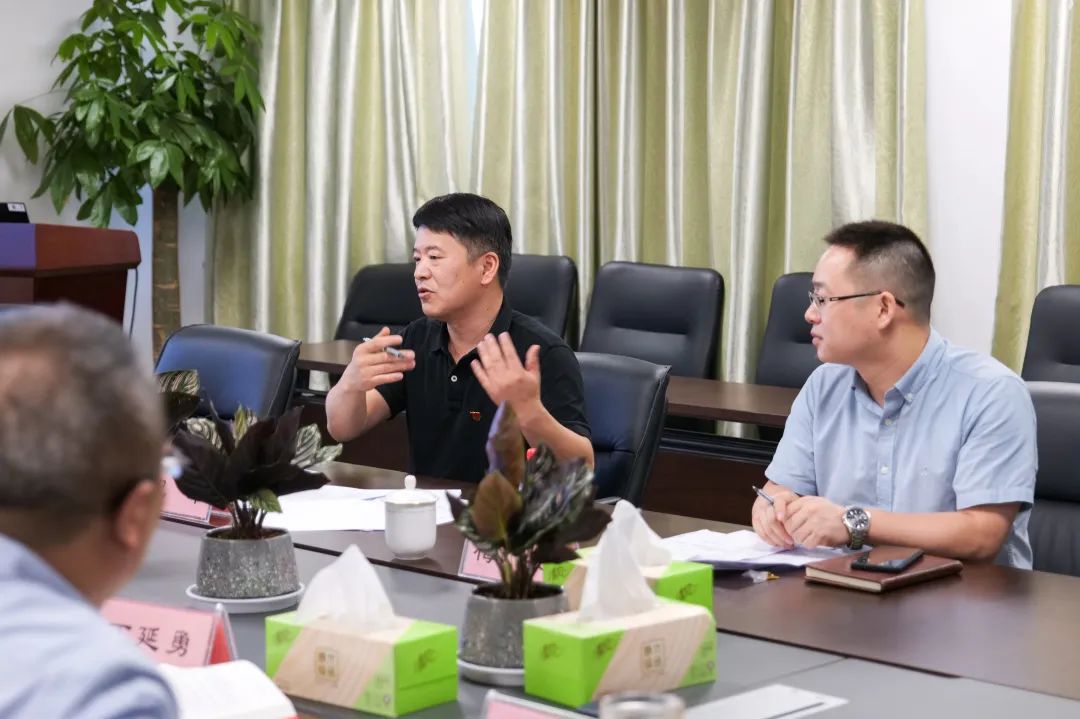 以巡听旁听提升理论学习质效︱市局领导赴监测中心开展政治理论集体学习巡听旁听 以巡听旁听提升理论学习质效︱市局领导赴监测中心开展政治理论集体学习巡听旁听