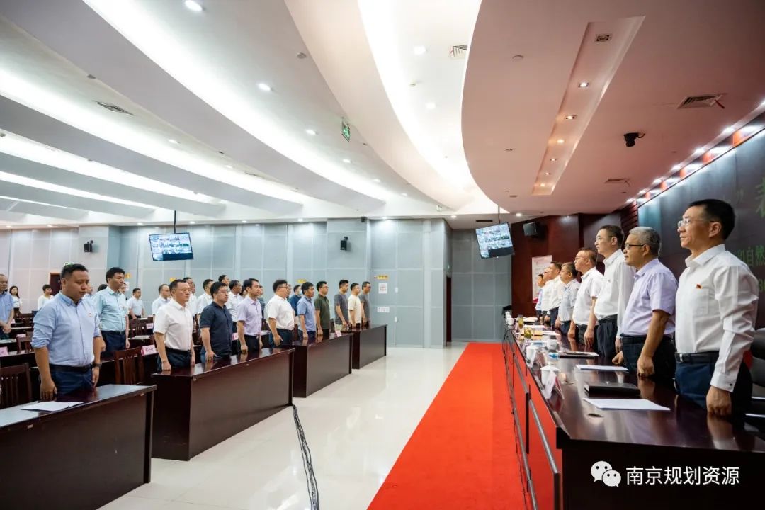 我局召开全市系统“七一”表彰暨专题党课会议