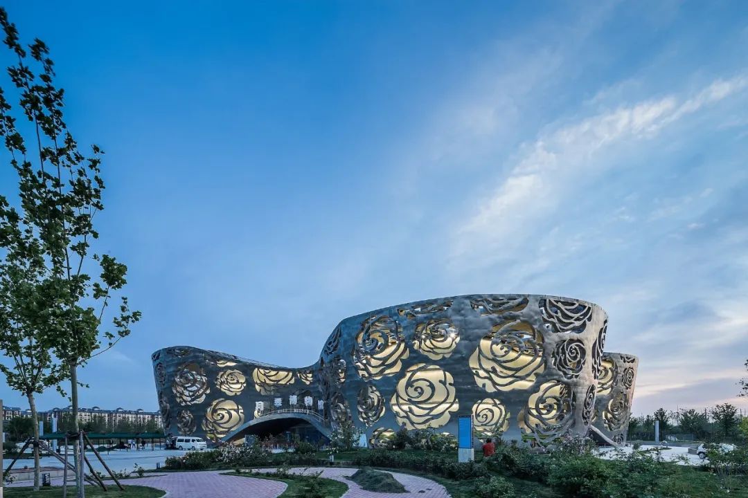 北天府石亭江上的“桥”,召唤建筑师为一座城市带来“诗意” 北天府石亭江上的“桥”,召唤建筑师为一座城市带来“诗意”