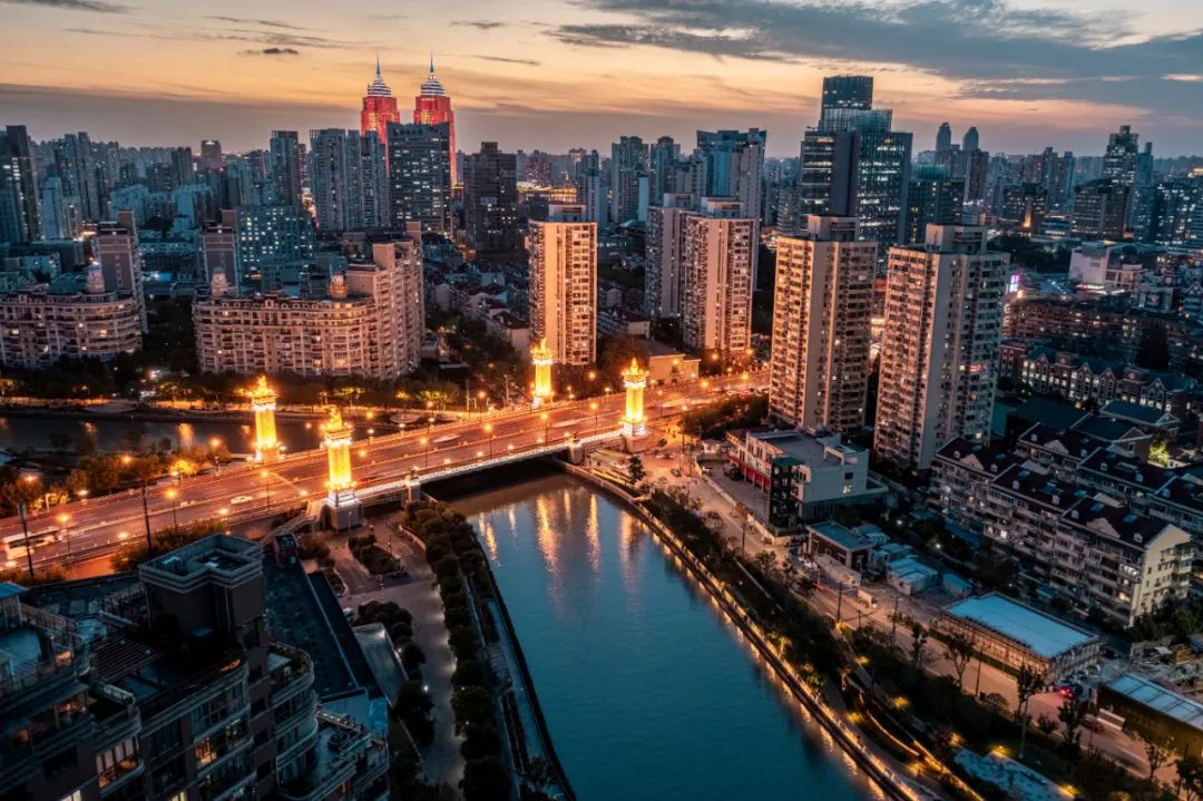 城市夹缝中的日常图景——上海苏州河武宁路桥下驿站 城市夹缝中的日常图景——上海苏州河武宁路桥下驿站