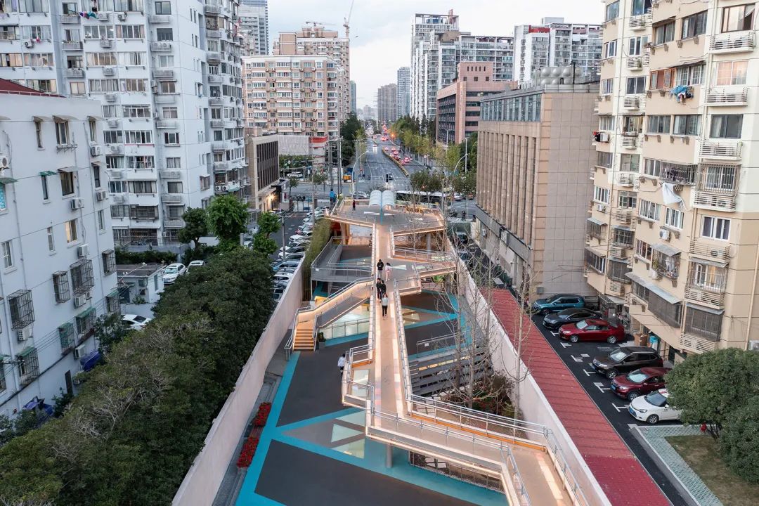 桥下空间这样操作，不错哟！