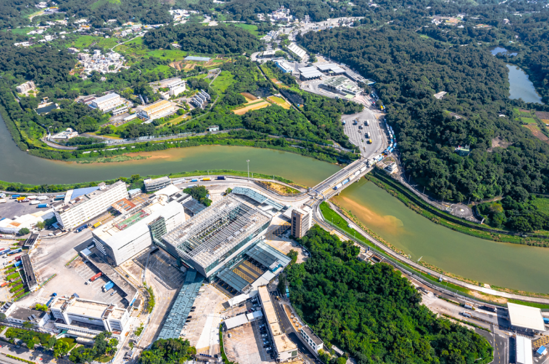 邹兵 | 香港:面向湾区,拥抱深圳,融入内地! 邹兵 | 香港:面向湾区,拥抱深圳,融入内地!