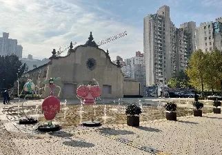 城市文化遗产活化中的空间、活动与社会价值——以上海上生新所和香港大馆为例